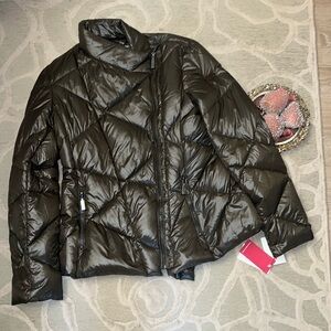 NWT🌷VINCE CAMUTO🌷Olive green packable down puffer jacket